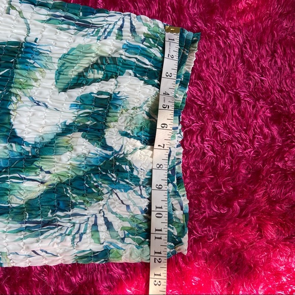 Two Piece Skirt Set with Ruffles Size Small - Picture 16 of 16